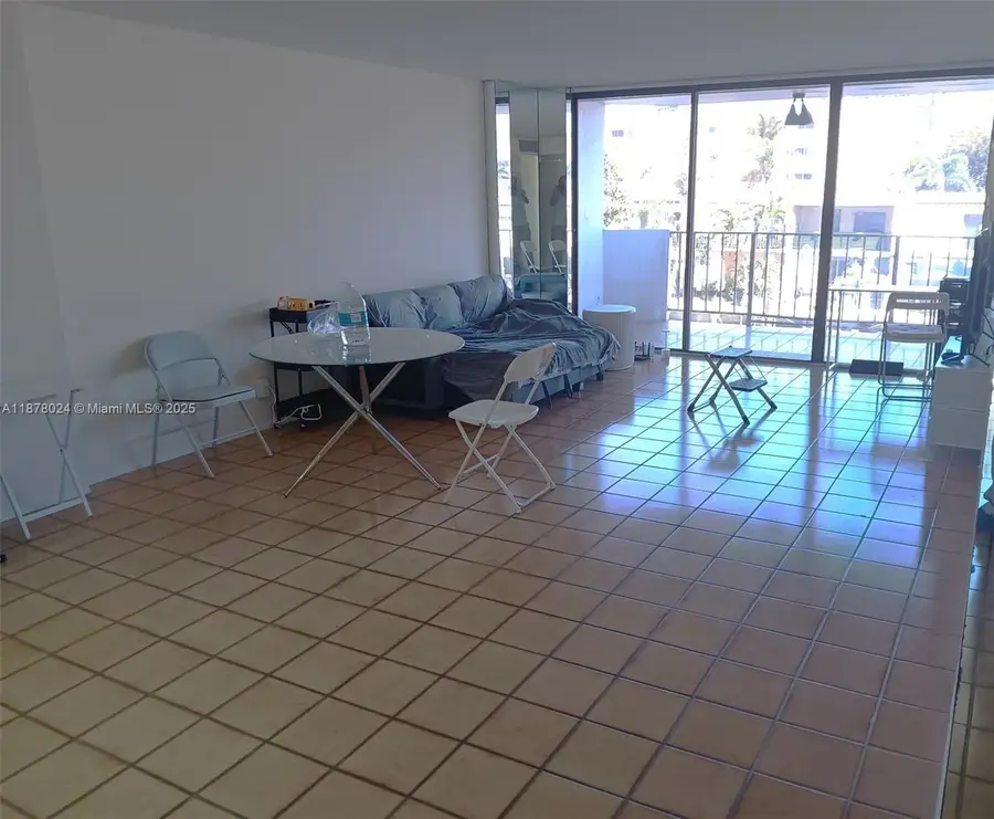 3545 NE 166th St #304, North Miami Beach, FL 33160 - Image #3