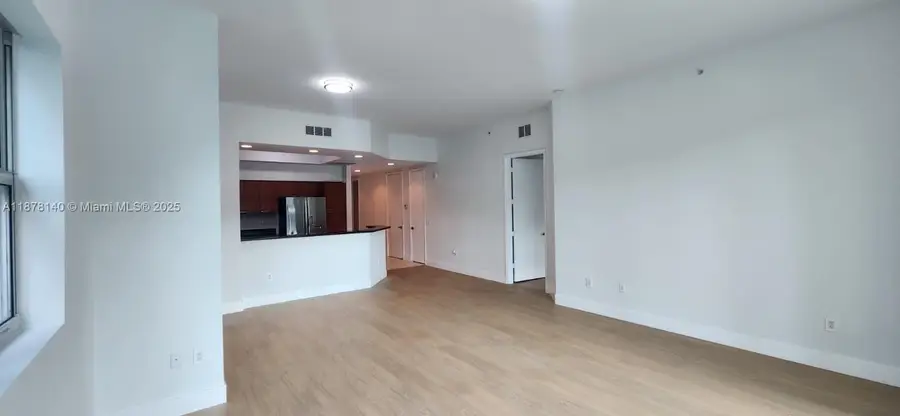 15051 Royal Oaks Ln #106, North Miami, FL 33181 - Image #3