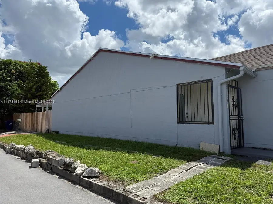 18423 NW 44th Pl, Miami Gardens, FL 33055 - Image #3
