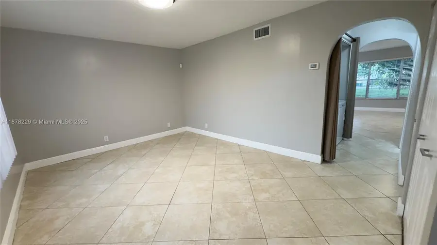 2764 NW 47th Ter #804, Lauderdale Lakes, FL 33313 - Image #3