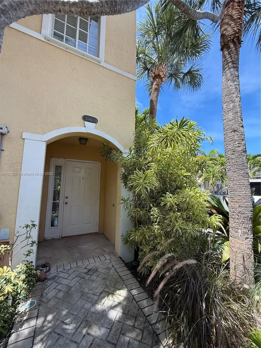 2082 NE 167th St #2-104, North Miami Beach, FL 33162 - Image #2