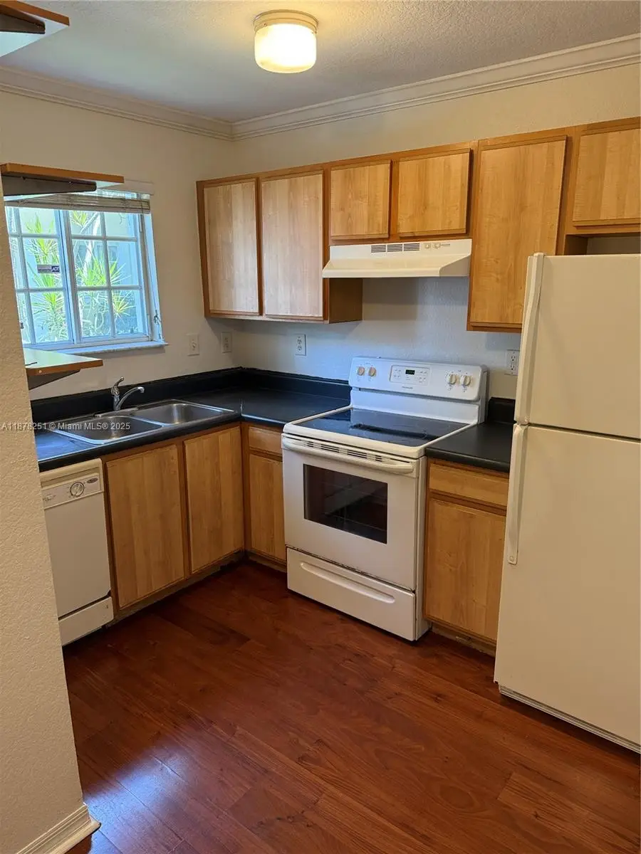 2082 NE 167th St #2-104, North Miami Beach, FL 33162 - Image #3