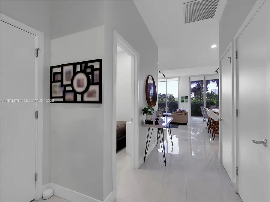 16385 Biscayne Blvd #105, North Miami Beach, FL 33160 - Image #2
