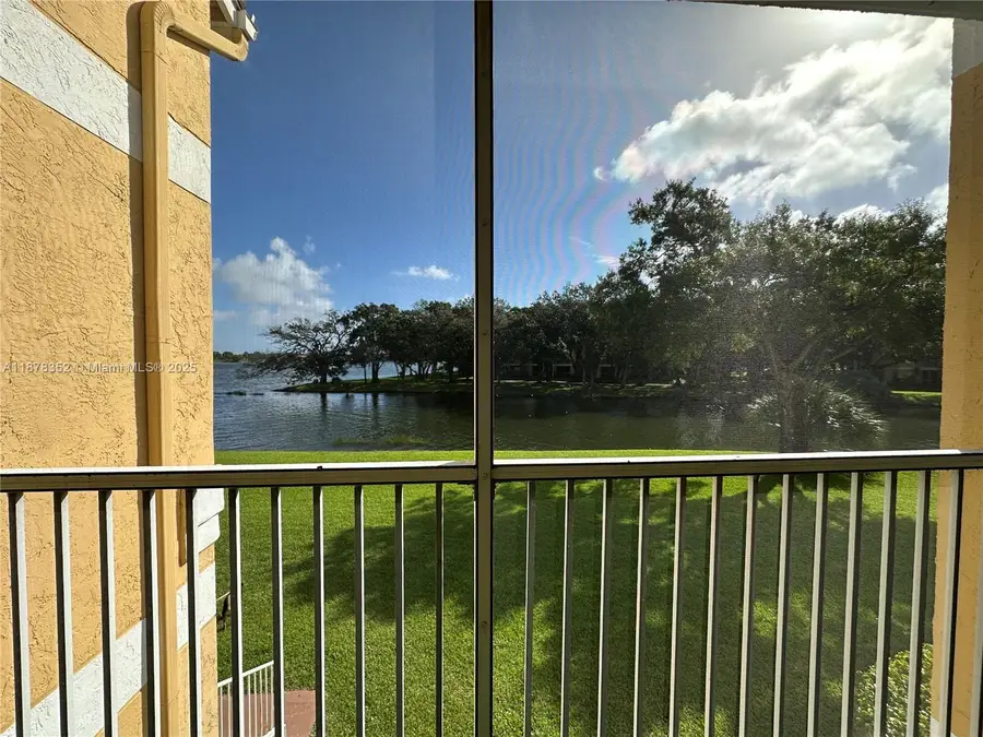 2627 NW 33rd St #2209, Oakland Park, FL 33309 - Image #3