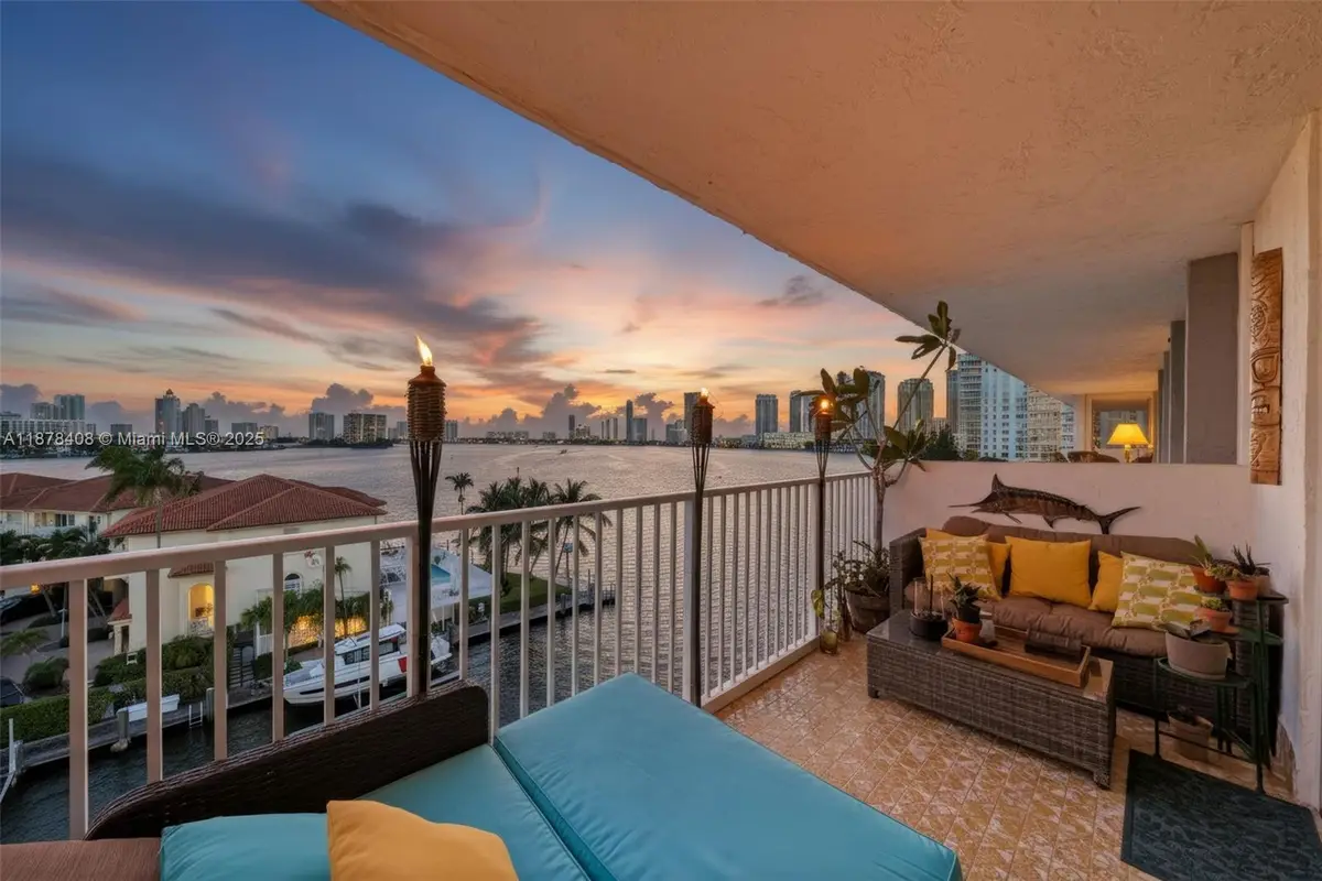 4000 NE 170th St #602, North Miami Beach, FL 33160 - Image #1