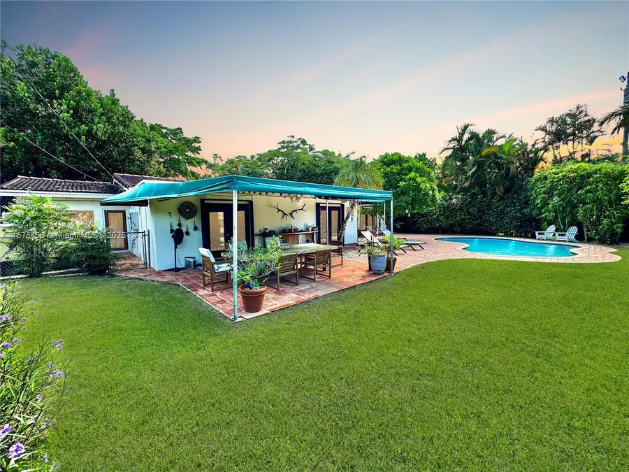 12430 Keystone Island Dr, North Miami, FL 33181 - Image #2