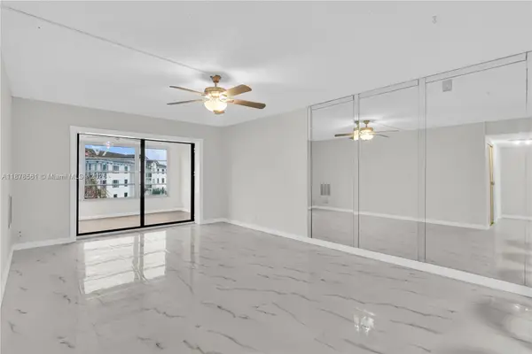 9355 SW 8th St #425, Boca Raton, FL 33428