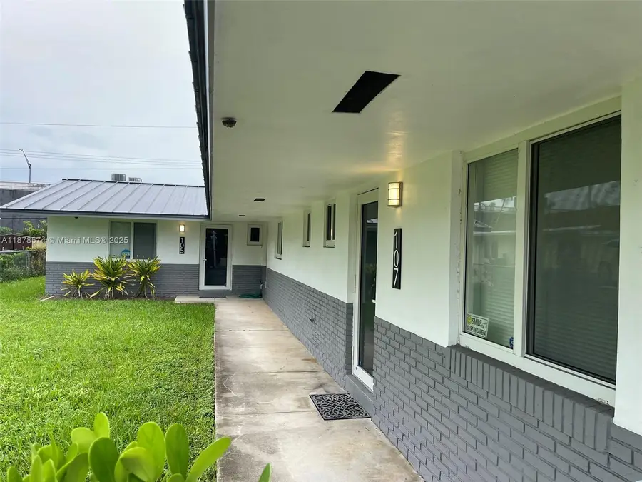 105 - 107 NE 30th Ct #1 & 2, Wilton Manors, FL 33334 - Image #2