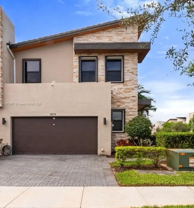 10578 NW 81st Ter, Doral, FL 33178 - Image #1