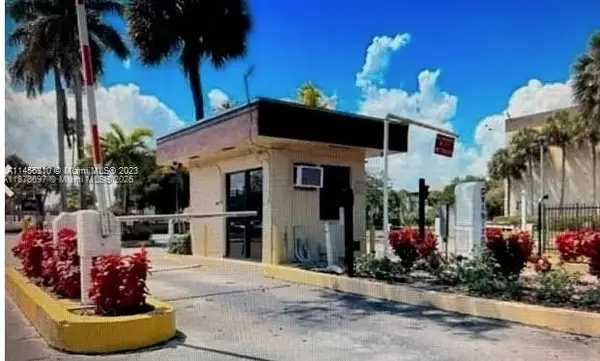 3121 NW 47th Ter #411, Lauderdale Lakes, FL 33319