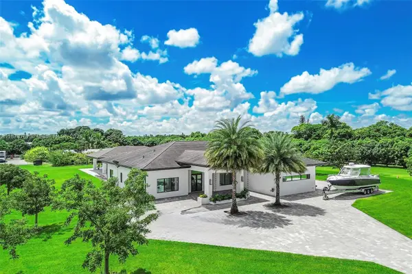 17950 SW 192nd St, Miami, FL 33187