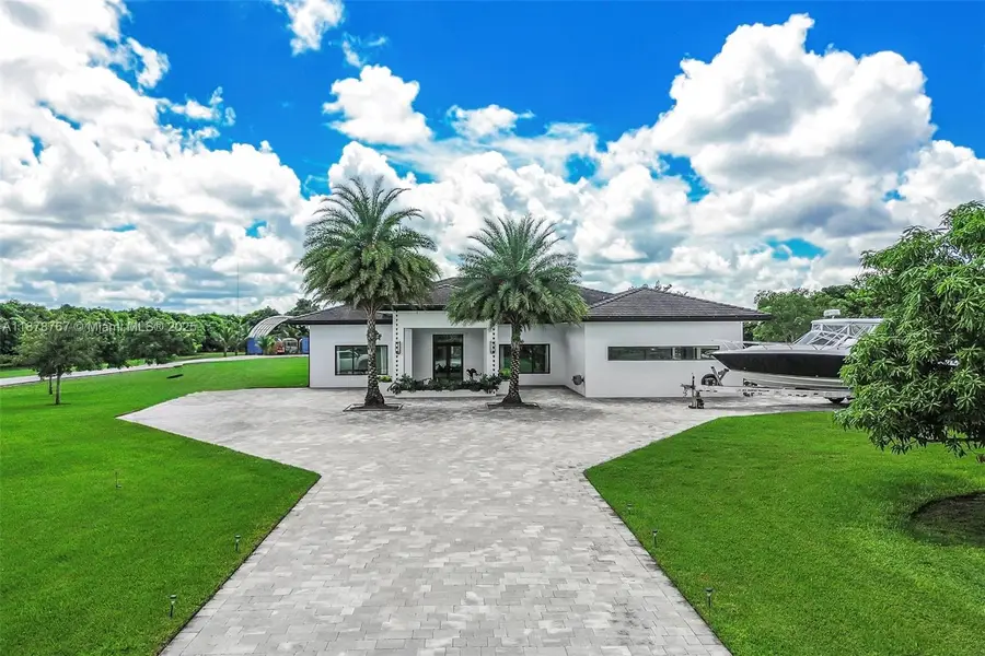 17950 SW 192nd St, Miami, FL 33187 - Image #3