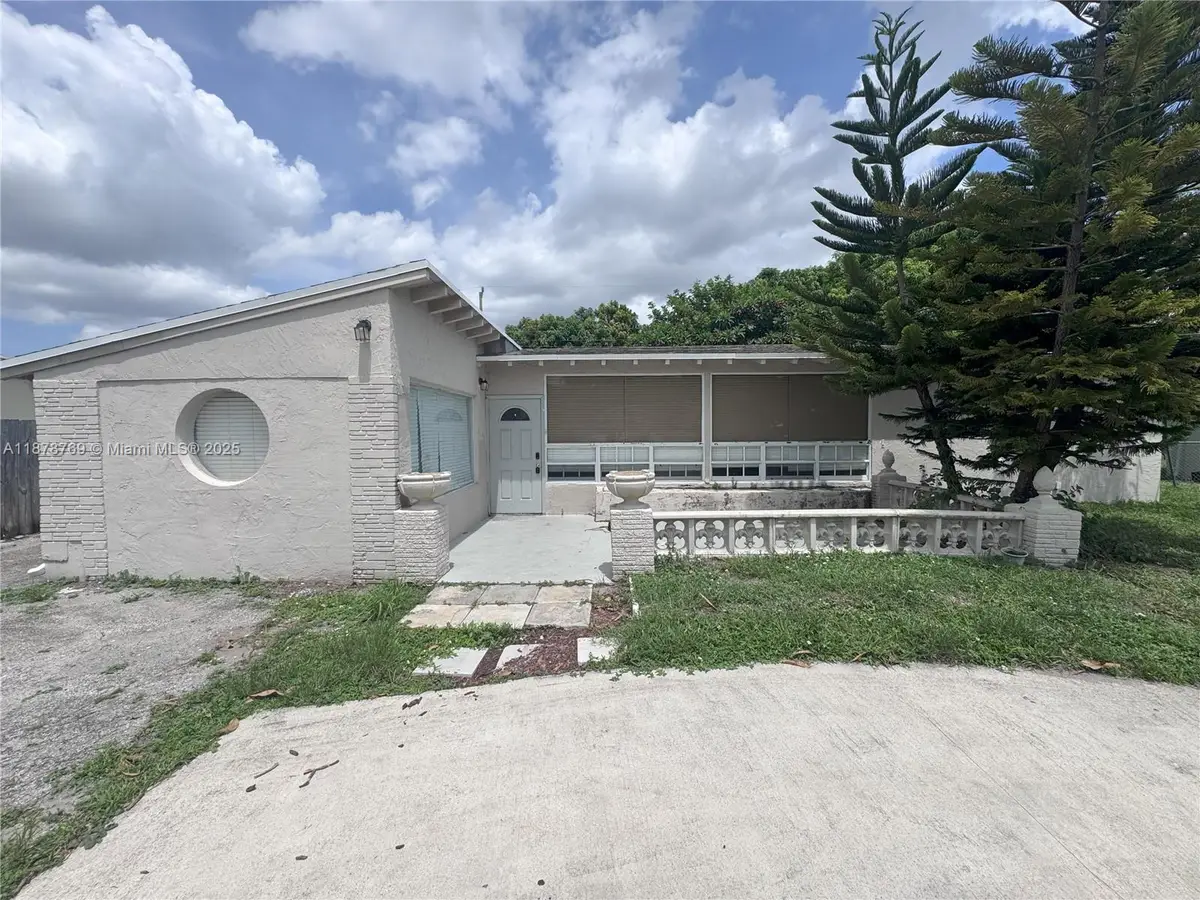 1031 NW 13th St, Fort Lauderdale, FL 33311 - #1