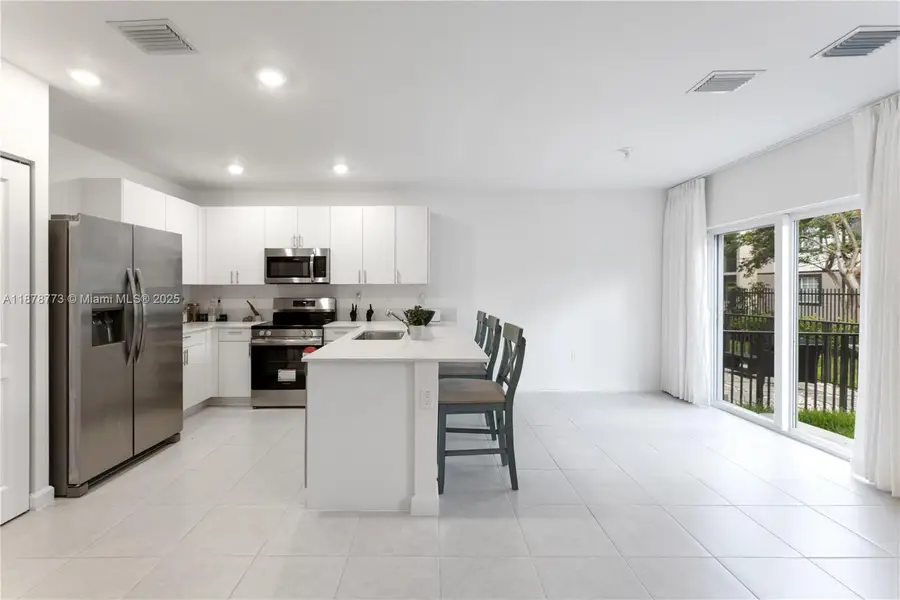 5025 SW 37th St, Pembroke Park, FL 33023 - Image #2