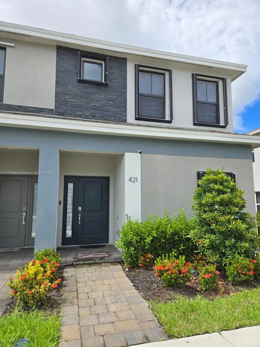 421 NE 1st Dr, Florida City, FL 33034 - Image #1