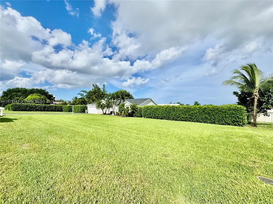 1635 NW 15th Ter, Homestead, FL 33030 - Image #2