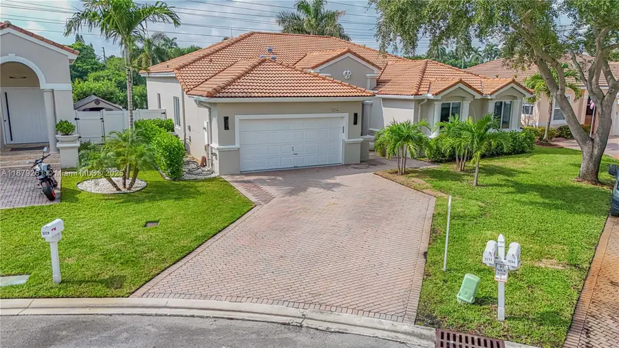 3234 SW 53rd Ct, Hollywood, FL 33312 - Image #2