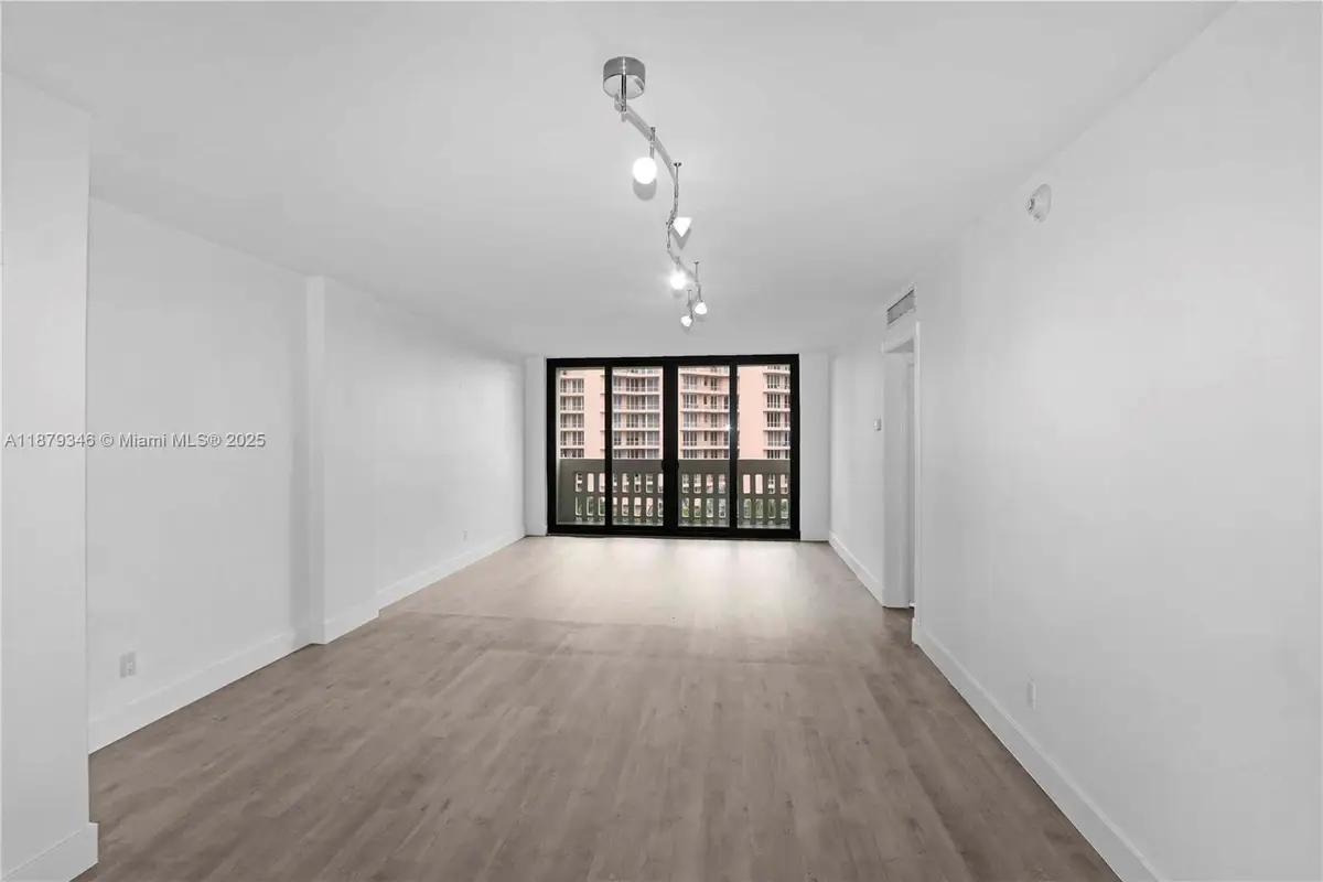 90 Edgewater Dr #718, Coral Gables, FL 33133 - Image #1