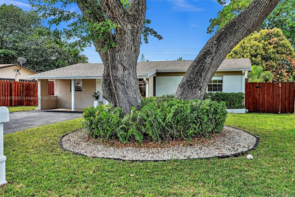 4633 SW 28th Ave, Dania Beach, FL 33312 - Image #1