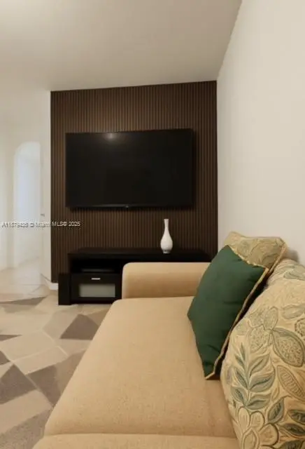 380 NE 37th Ter, Homestead, FL 33033 - Image #3