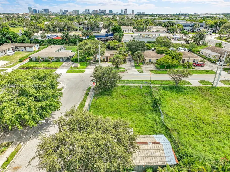 1305 Suwanee Dr, West Palm Beach, FL 33409 - Image #3