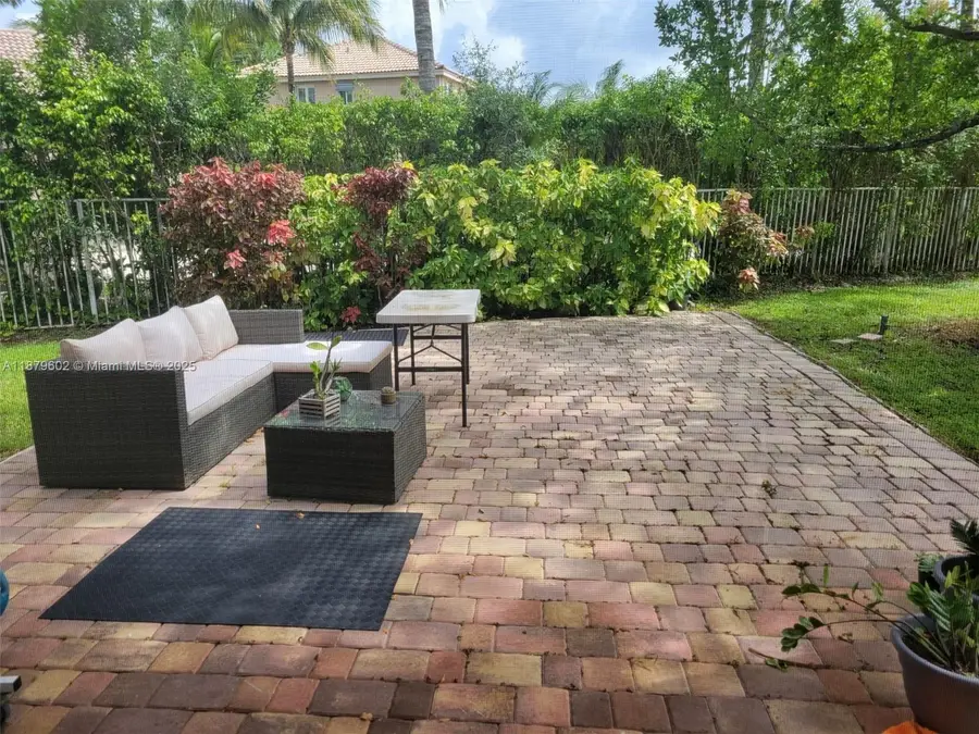 1569 Winterberry Ln, Weston, FL 33327 - Image #2