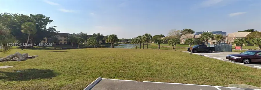 28 Nw Dr, Coral Springs, FL 33065 - Image #2