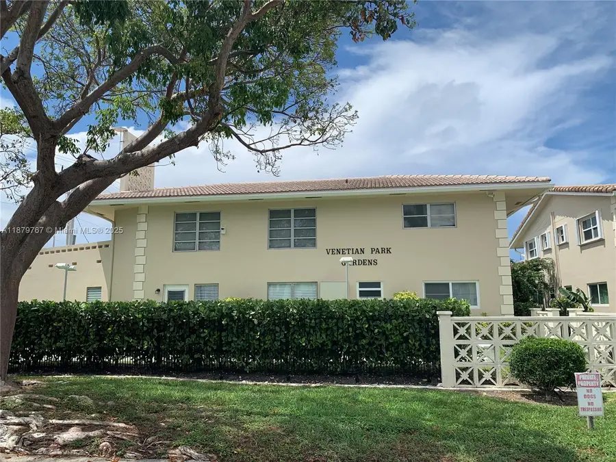 2111 NE 42nd Ct #103W, Lighthouse Point, FL 33064 - Image #2