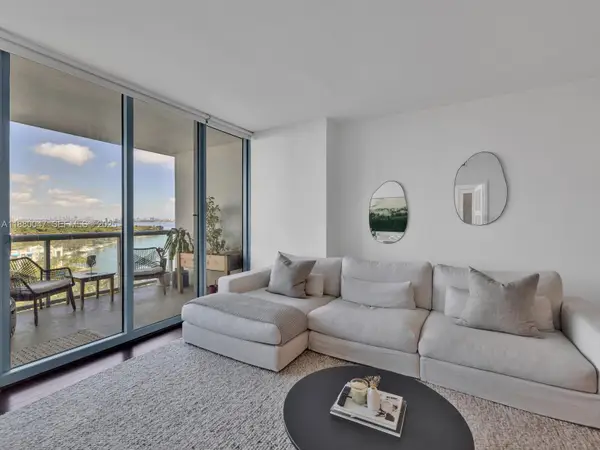 601 NE 36th St #1304, Miami, FL 33137