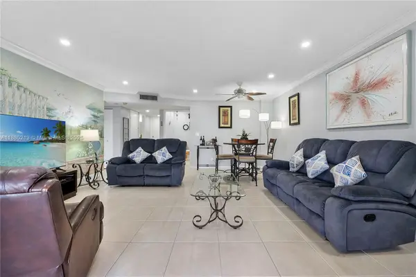 4851 NW 21st St #109, Lauderhill, FL 33313