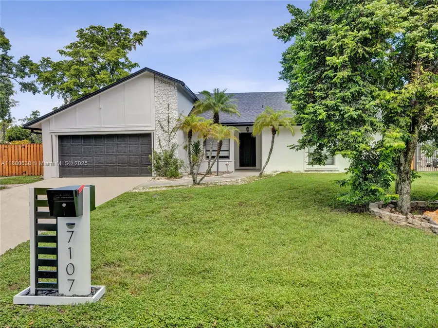 7107 NW 39th St, Coral Springs, FL 33065 - Image #2