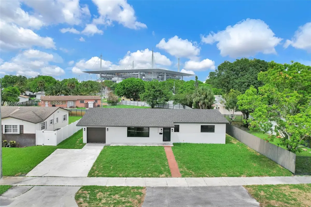 2225 NW 195th St, Miami Gardens, FL 33056 - Image #1