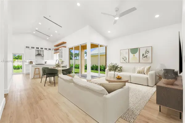 9041 Baybury Ln, West Palm Beach, FL 33411