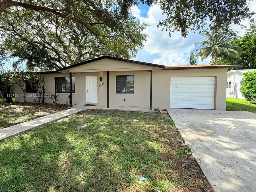 9342 NW 23rd St, Pembroke Pines, FL 33024 - Image #2