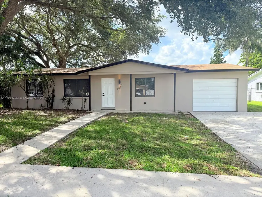 9342 NW 23rd St, Pembroke Pines, FL 33024 - Image #3