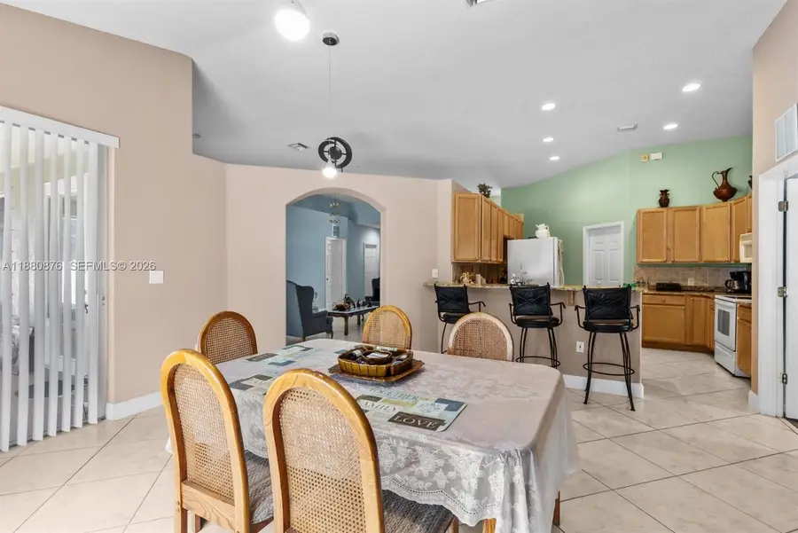 566 SW Halifax Ave, Port Saint Lucie, FL 34953 - #2