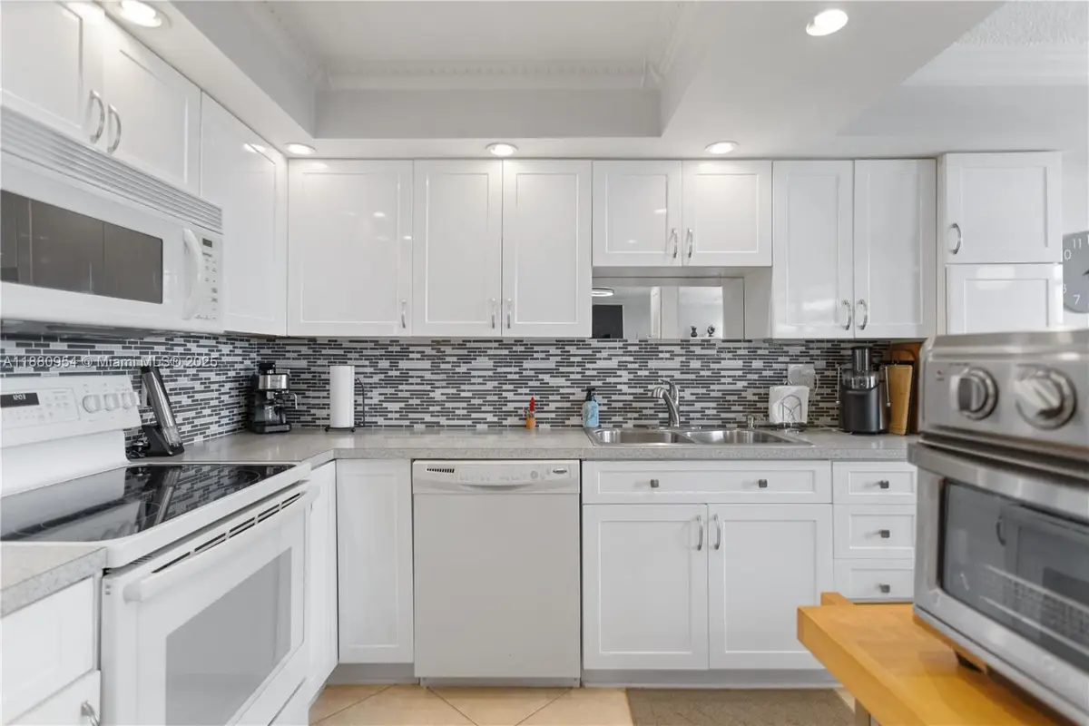 1811 Jefferson St #805, Hollywood, FL 33020 - Image #1