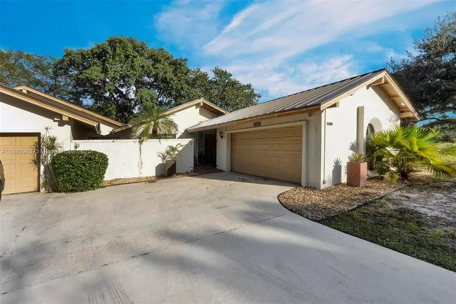 3400 Cherry Garden Cir #156, Lauderhill, FL 33319 - Image #3