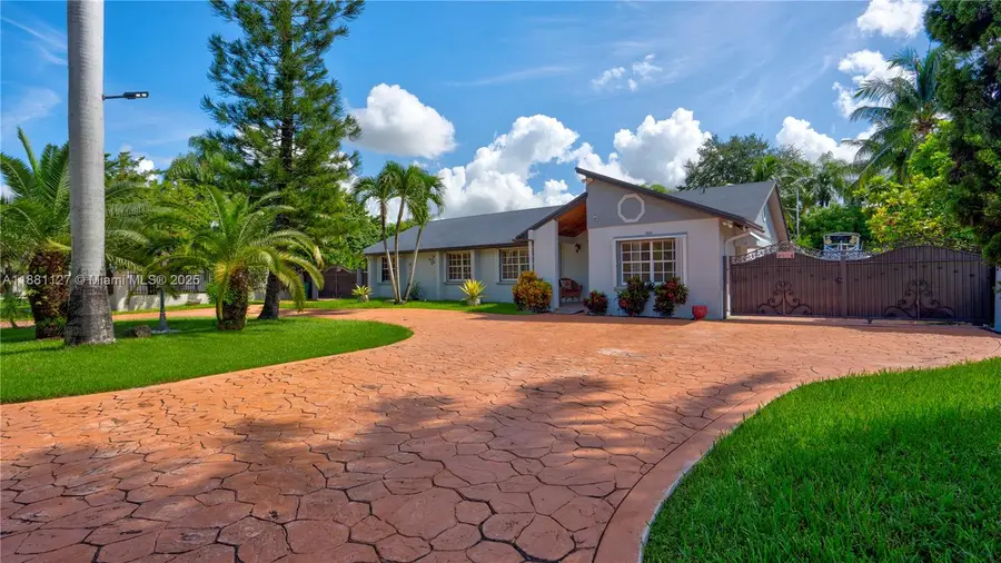 18501 SW 130th Ave, Miami, FL 33177 - Image #2