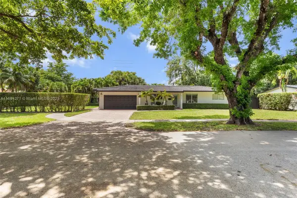 6301 Lake Geneva Rd, Miami Lakes, FL 33014