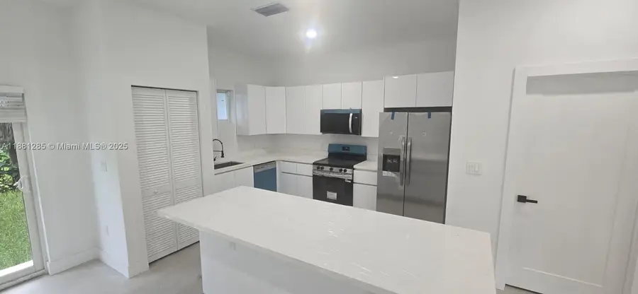 141 NW 11th St, Pompano Beach, FL 33060 - Image #2