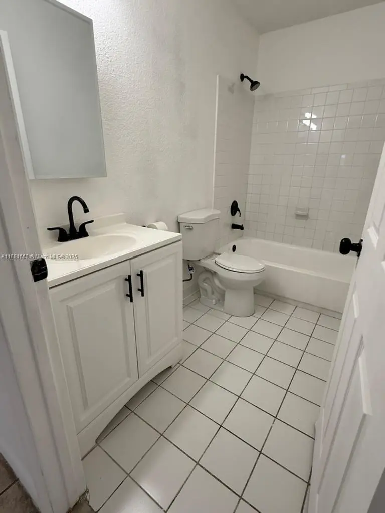 2155 NW 64th St, Miami, FL 33147 - Image #3