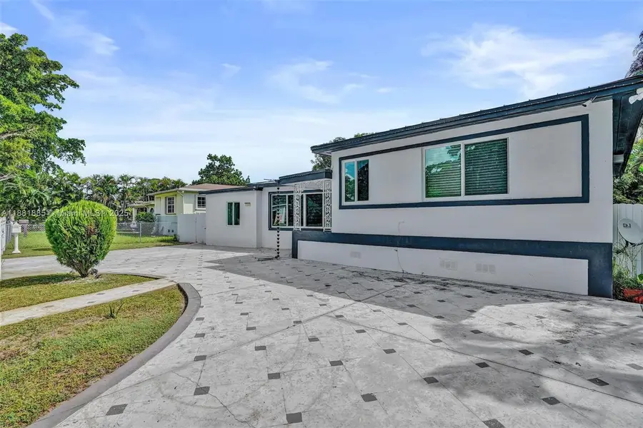 12585 NE Miami Ct, North Miami, FL 33161 - Image #2