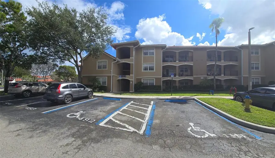 215 SW 117th Ter #14104, Pembroke Pines, FL 33025 - Image #2