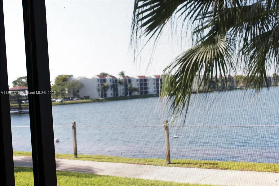 112 Lake Emerald Dr #109, Oakland Park, FL 33309 - Image #3
