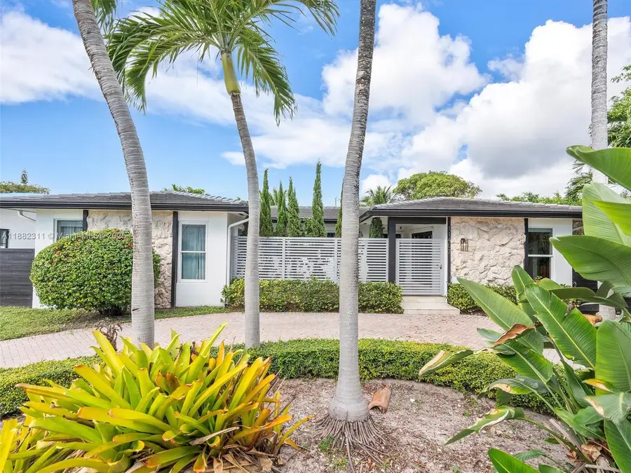 11407 N Bayshore Dr, North Miami, FL 33181 - Image #2