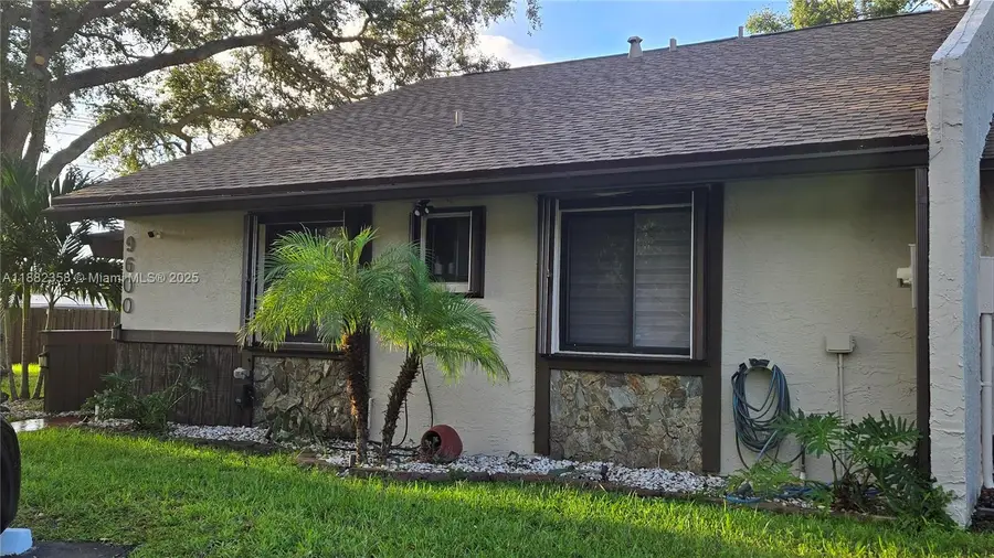 9600 NW 15th Ct, Pembroke Pines, FL 33024 - Image #2