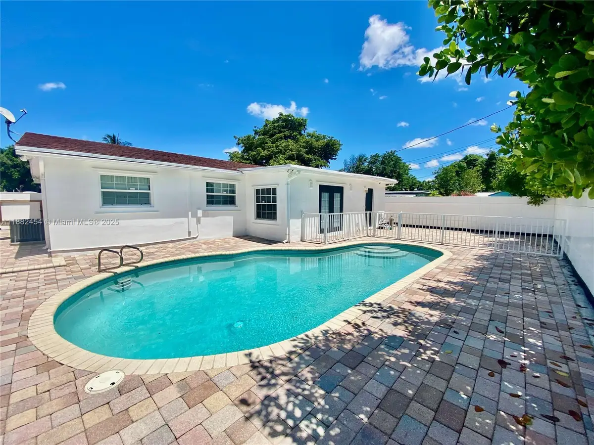 3024 N 73rd Ter, Hollywood, FL 33024 - Image #1