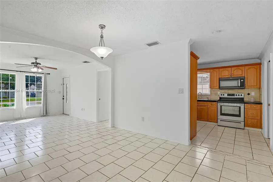 3024 N 73rd Ter, Hollywood, FL 33024 - Image #3