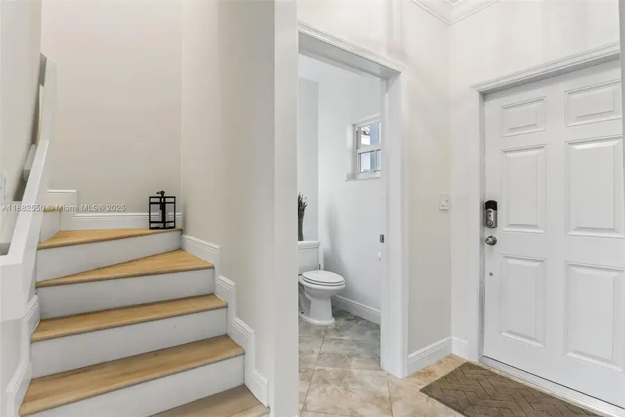 633 NE 9th Ave #2, Fort Lauderdale, FL 33304 - Image #2